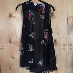 ⬇️Sheer flower vest size l/xl